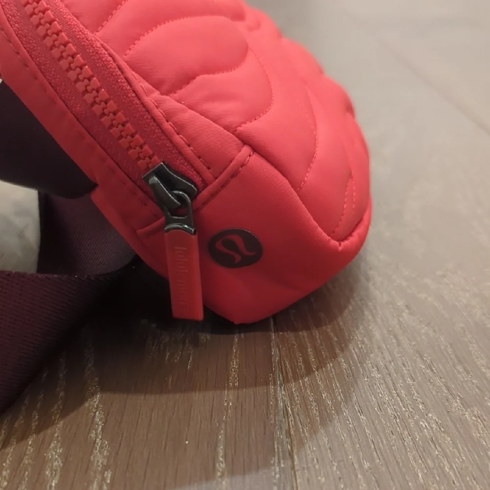Lululemon Red Everywhere Belt Bag EBB Team Canada - Picture 2 of 5